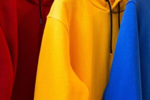 Cách giặt áo hoodie nỉ bông bằng tay và máy giặt