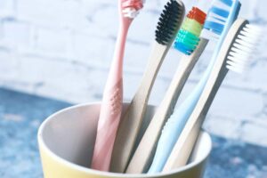 Bàn chải đánh răng nào tốt? Top 9 bàn chải tốt nhất hiện nay