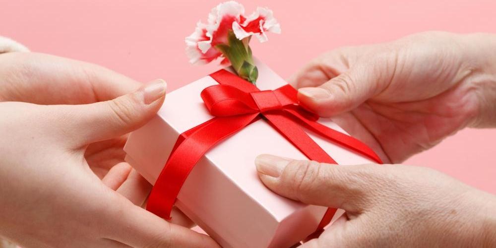 Gửi quà Tết đi xa là cách để thể hiện tình cảm thiết thực