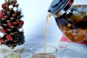 Thanh nhiệt thiệt nhanh với trà lựu cam siêu dễ làm
