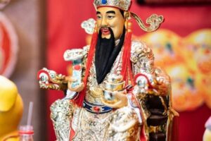 Ngày Thần Tài nên mua gì để gặp nhiều may mắn?