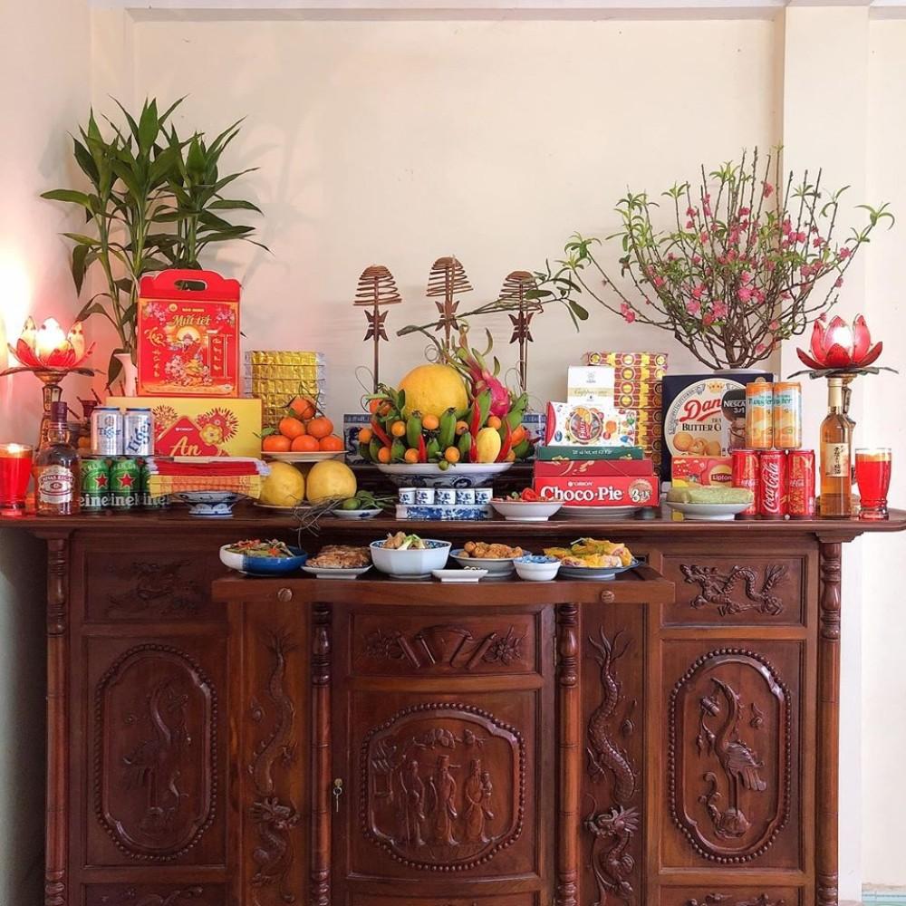 Tại sao người Việt Nam lại cúng ông bà ngày Tết? Ý nghĩa sâu sắc và những điều cần biết
