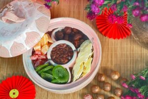 Cách chọn mứt Tết ngon, đẹp, ý nghĩa để biếu tặng